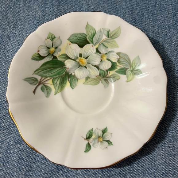 Vintage- Royal Adderley cup & saucer, Canadian provincial flowers series - Picture 4 of 9